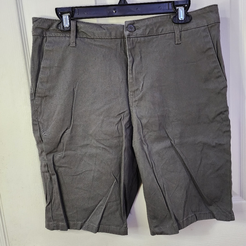 💥Clearance💥 RSQ Gray Flat Front Shorts Sz 32
